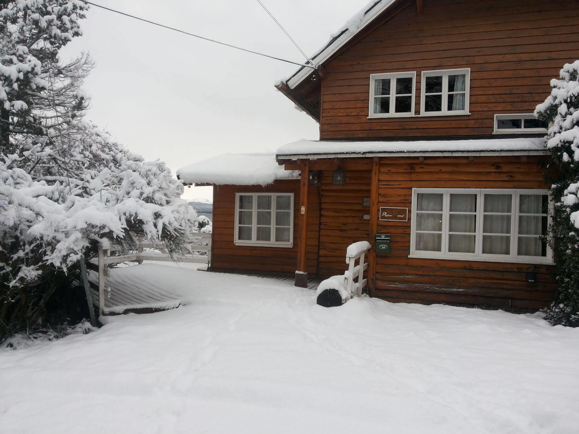 Pajaro Azul Bed & Breakfast Сан Карлос де Барилоче Екстериор снимка